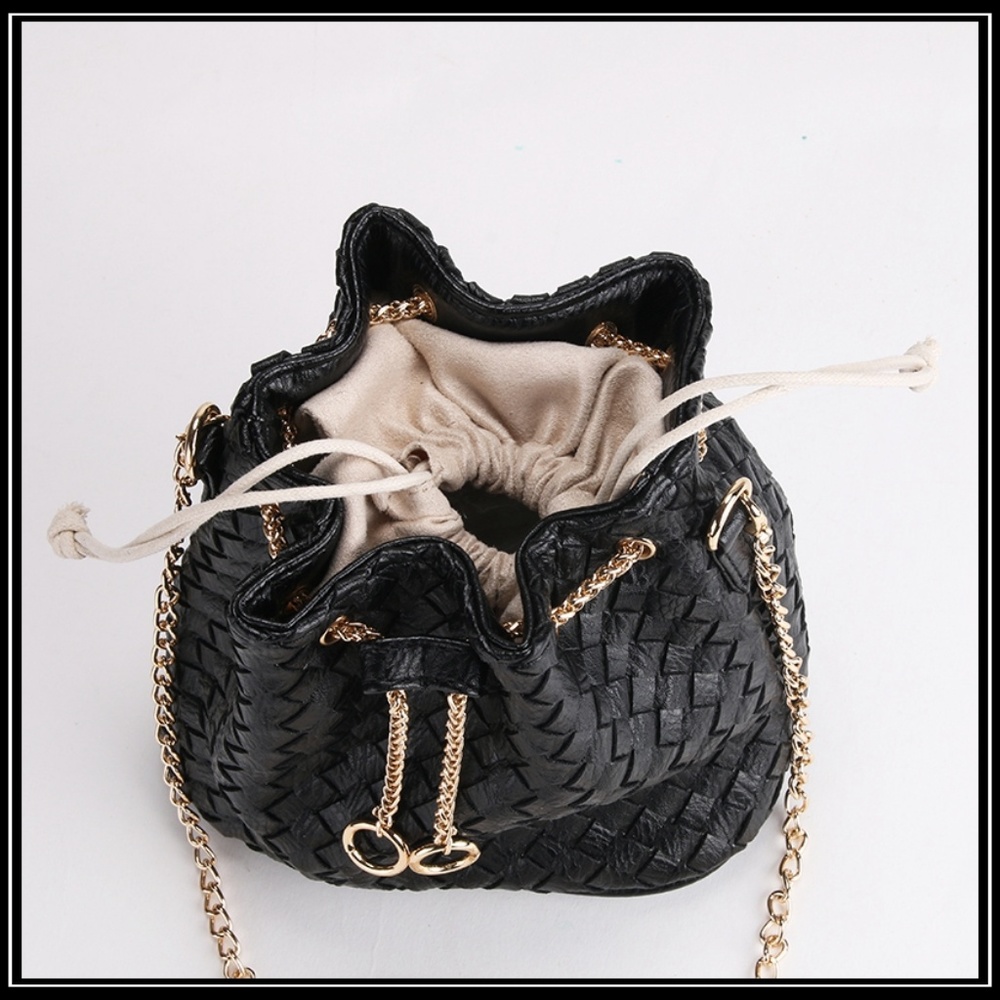 NEW PROVENCE Weaved Drawstring Bucket Bag - Picture 3 of 6